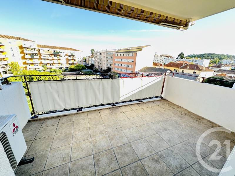 Appartement à vendre 3 pièces avec balcon et parking à Hyères